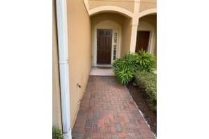 6828 Hochad Dr, Orlando, FL 32819, Sold 03/29/22