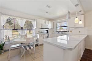 558 Hunter Cir, Kissimmee, FL 34758, Sold 04/08/22