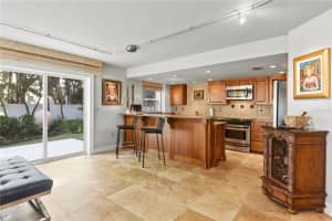 555 S Gulfstream Ave, Sarasota, FL 34236, Sold 04/27/22