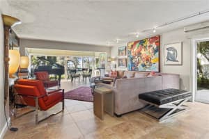 555 S Gulfstream Ave, Sarasota, FL 34236, Sold 04/27/22