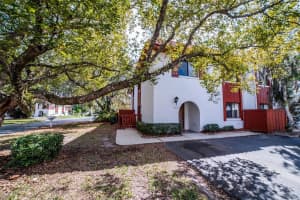 2040 Oak Meadow Cir, South Daytona, FL 32119, Sold 03/18/22