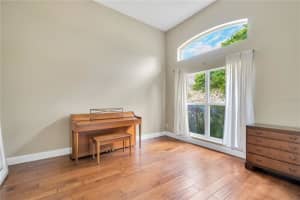 691 Long Lake Dr, Oviedo, FL 32765, Sold 04/04/22