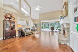 691 Long Lake Dr, Oviedo, FL 32765, Sold 04/04/22