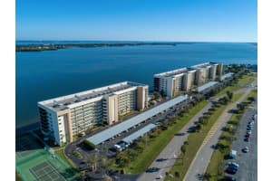 200 S Sykes Creek Pkwy, Merritt Island, FL 32952, Sold 03/30/22