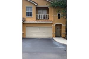 19920 Villa Ridge Dr, Orlando, FL 32821, Sold 05/05/22