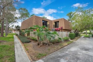 5384 Elm Ct, Orlando, FL 32811, Sold 04/18/22