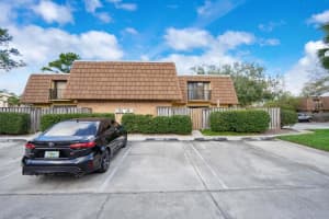 5384 Elm Ct, Orlando, FL 32811, Sold 04/18/22