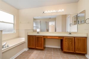 7818 Country Run Pkwy, Orlando, FL 32818, Sold 04/14/22