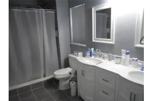 16617 Rolling Green Dr, Clermont, FL 34714, Sold 03/29/22