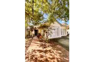 2648 Woods Edge Cir, Orlando, FL 32817, Sold 04/11/22