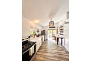 2648 Woods Edge Cir, Orlando, FL 32817, Sold 04/11/22