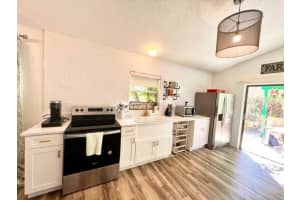 2648 Woods Edge Cir, Orlando, FL 32817, Sold 04/11/22