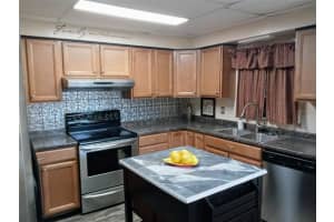 527 Cambridge Cir, South Daytona, FL 32119, Sold 04/22/22