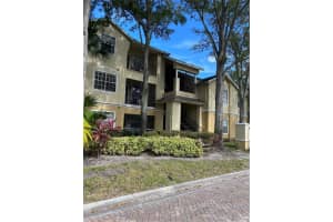 2528 Robert Trent Jones Dr, Orlando, FL 32835, Sold 05/17/22