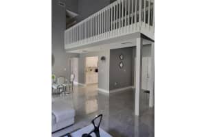 6325 NW 200th St, Hialeah, FL 33015, Sold 04/25/22