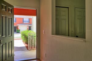 700 Cresting Oak Cir, Orlando, FL 32824, Sold 04/12/22