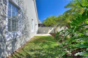8430 Foxworth Cir, Orlando, FL 32819, Sold 04/13/22