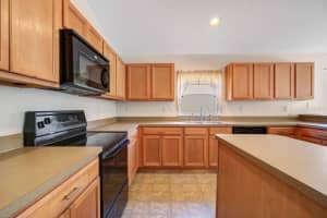 136 Prairie Falcon Dr, Groveland, FL 34736, Sold 04/29/22