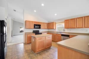 136 Prairie Falcon Dr, Groveland, FL 34736, Sold 04/29/22