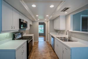 2320 CASS ST, SARASOTA, FL 34231 Sold 03/08/23