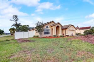 550 Loma Del Sol Dr, Davenport, FL 33896, Sold 05/25/22
