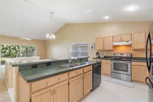 972 N Lake Claire Cir, Oviedo, FL 32765, Sold 06/10/22
