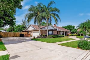 8980 Crichton Wood Ct, Orlando, FL 32819, Sold 05/16/22