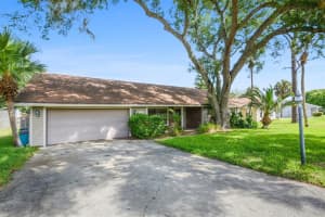 702 Sleepy Hollow Dr, Port Orange, FL 32127, Sold 05/06/22