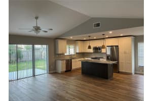 574 N Sundance Dr, Lake Mary, FL 32746, Sold 06/03/22