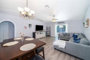 4207 Mendenwood Ln, Orlando, FL 32826, Sold 06/24/22