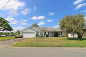 13239 COUNTRY CLUB DR, TAVARES, FL 32778 Sold 08/12/22