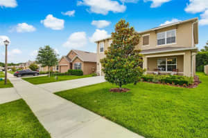 359 SPRUCE PINE DR, DEBARY, FL 32713 Sold 07/01/22