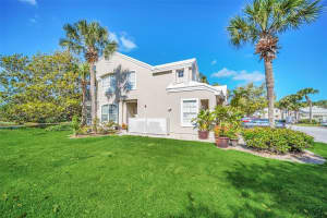 7700 Carriage Homes Dr, Orlando, FL 32819, Sold 06/23/22