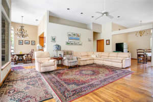 1003 Nancy Cir, Winter Springs, FL 32708, Sold 06/20/22