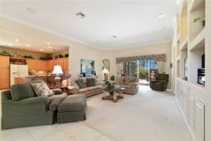10716 WOODCHASE CIR, ORLANDO, FL 32836 Sold 08/01/22