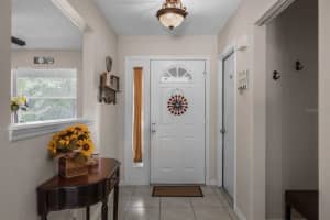 402 BERWICK CIR, DELAND, FL 32724 Sold 08/26/22