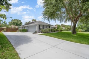 10542 Versailles Blvd, Clermont, FL 34711, Sold 06/08/22