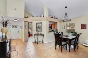 932 Summer Lakes Dr, Orlando, FL 32835, Sold 06/27/22