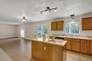 329 FAIRFIELD DR, SANFORD, FL 32771 Sold 07/05/22