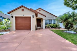 1429 DANIELS COVE DR, WINTER GARDEN, FL 34787 Sold 08/29/22