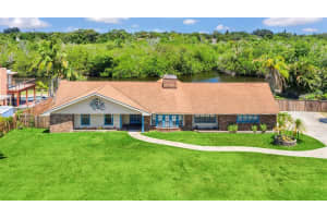 999 SUNSWEPT RD NE, PALM BAY, FL 32905 Sold 10/07/22