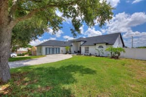 1677 SACKETT CIR, ORLANDO, FL 32818 Sold 07/12/22