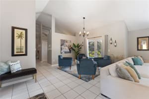 1677 SACKETT CIR, ORLANDO, FL 32818 Sold 07/12/22