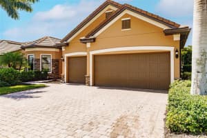 16213 CAMDEN LAKES CIR, NAPLES, FL 34110 Sold 08/15/22