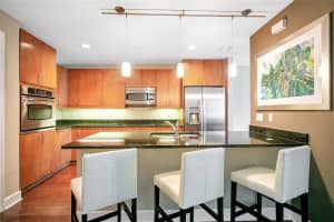 100 S EOLA DR #1012, ORLANDO, FL 32801 Sold 11/17/22