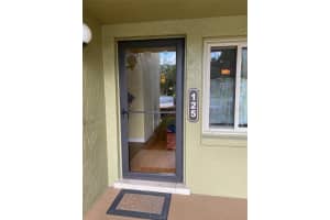 13 ESCONDIDO CT #125, ALTAMONTE SPRINGS, FL 32701 Sold 10/07/22