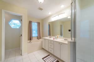 502 LAKEPARK TRL, OVIEDO, FL 32765 Sold 07/25/22