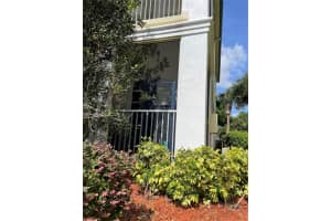 8805 DUNES CT #102, KISSIMMEE, FL 34747 Sold 08/16/22