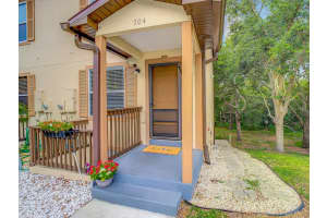 704 BRIGADOON DR, CLEARWATER, FL 33759 Sold 07/03/22