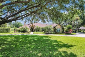 13675 SUNSET LAKES CIR, WINTER GARDEN, FL 34787 Sold 07/11/22